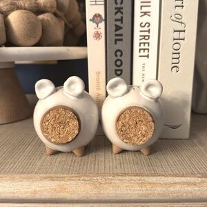 Crate&Barrel Pig Salt Pepper Shakers - Oink